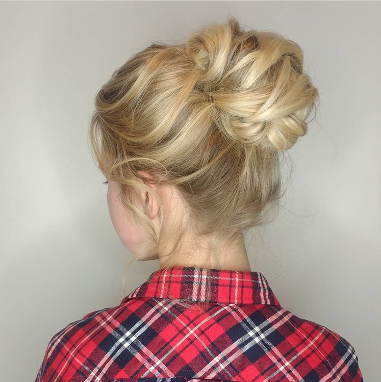 High bridal bun for wedding veils 4