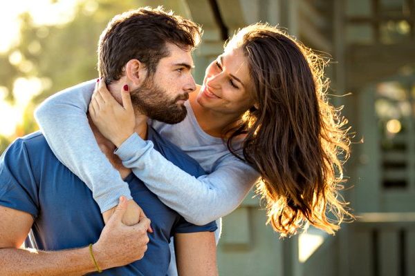 bearded man with cute lady 600x400