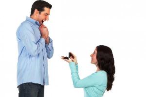 girl proposing a boy happy propose day