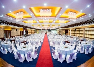 နာမည်ကျော် Restaurant တစ်ခုဖြစ်တဲ့ Western Park Royal Restaurant ရဲ့ Wedding Service များ...