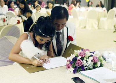 မင်္ဂလာလက်မှတ် ရေးထိုးထားမယ့် စုံတွဲလေးတွေ သိထားသင့်တဲ့ အချက်များ