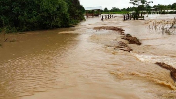 ရွှေမှော်ရှိရာ ဥရုမြစ်တစ်လျှောက် ရွာတွေ ရေကြီးနေ