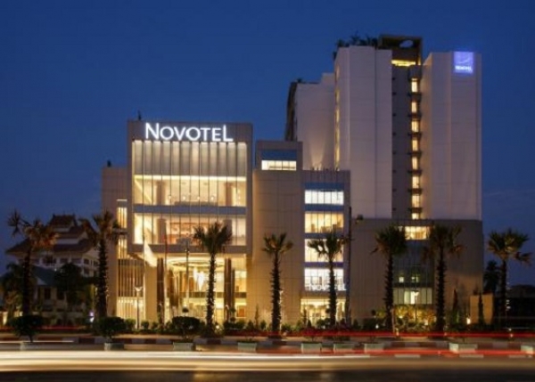 NOVOTEL HOTEL မွာ မဂၤလာေဆာင္မယ္ဆုိရင္